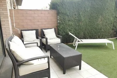 Townhouse With Communal Pool Ideal For Families Casa vacanze Cunit
