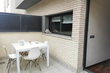 Townhouse With Communal Pool Ideal For Families Casa vacanze Cunit