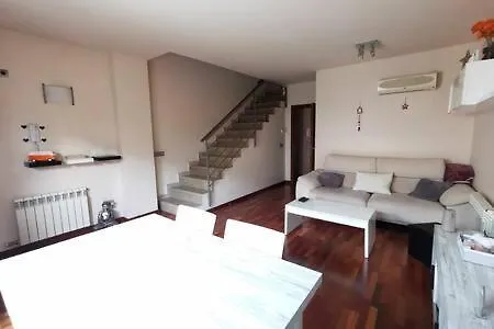 Casa vacanze Townhouse With Communal Pool Ideal For Families *